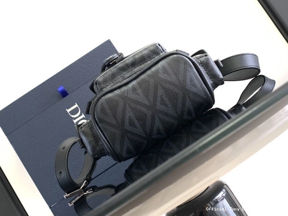 Tony Luxuries Hit Road-17.55*18.5*9CM diro The 0716